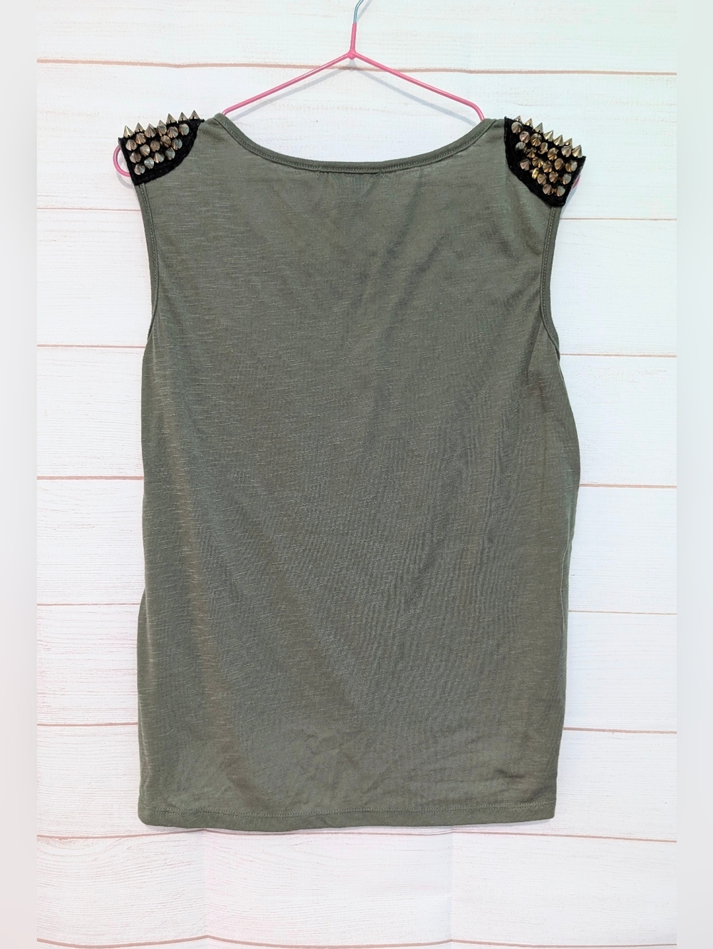 ❤️QED London Olive Green Crown-Print Studded Shoulder Tank 😲😲😲 Size Medium - Picture 2 of 6